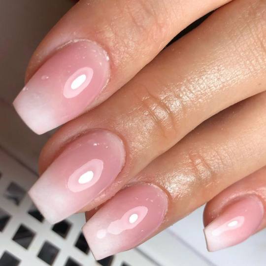 Mademoiselle Beauty #beograd Izlivanje noktiju Izlivanje noktiju gelom - S dužina