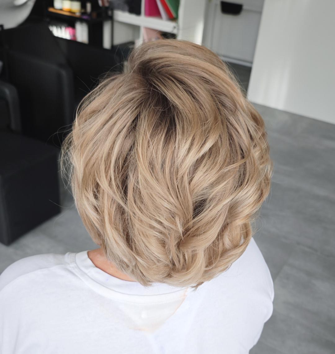 Kotenkova Studio & Education #beograd Pramenovi Blond tehnike cele dužine - kosa srednje dužine