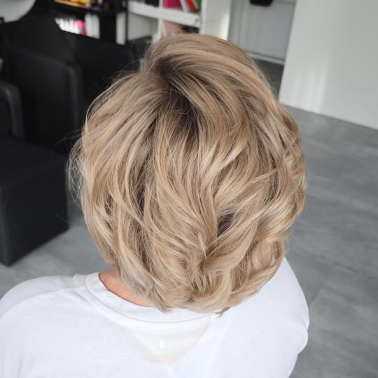 Kotenkova Studio & Education #beograd Pramenovi Blond tehnike cele dužine - kosa srednje dužine