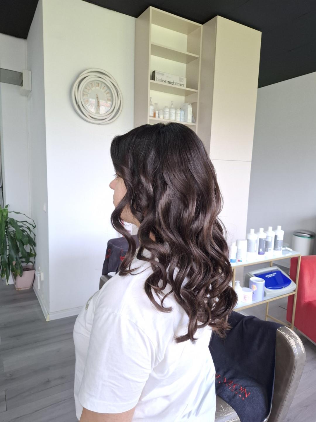 Radionica za šišanje po meri #beograd Feniranje i stilizovanje Presa / figaro - sve dužine kose