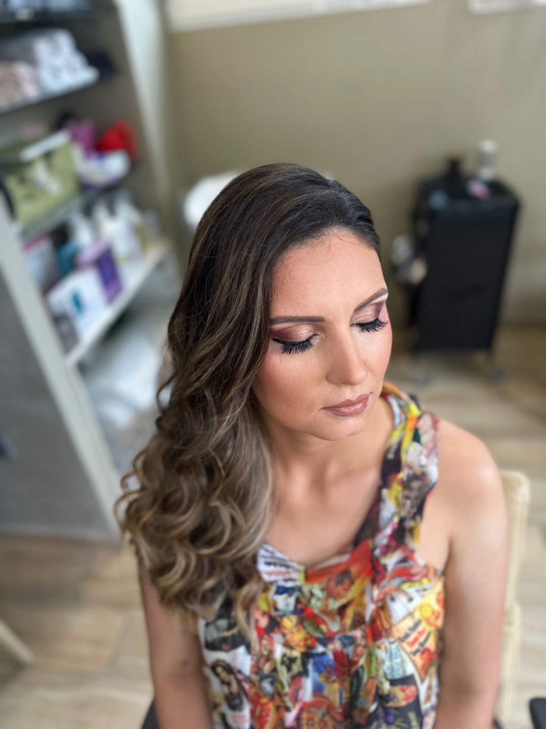 Bibi beauty centar #beograd Make-up / šminkanje Profesionalno šminkanje + veštačke trepavice + svečana frizura