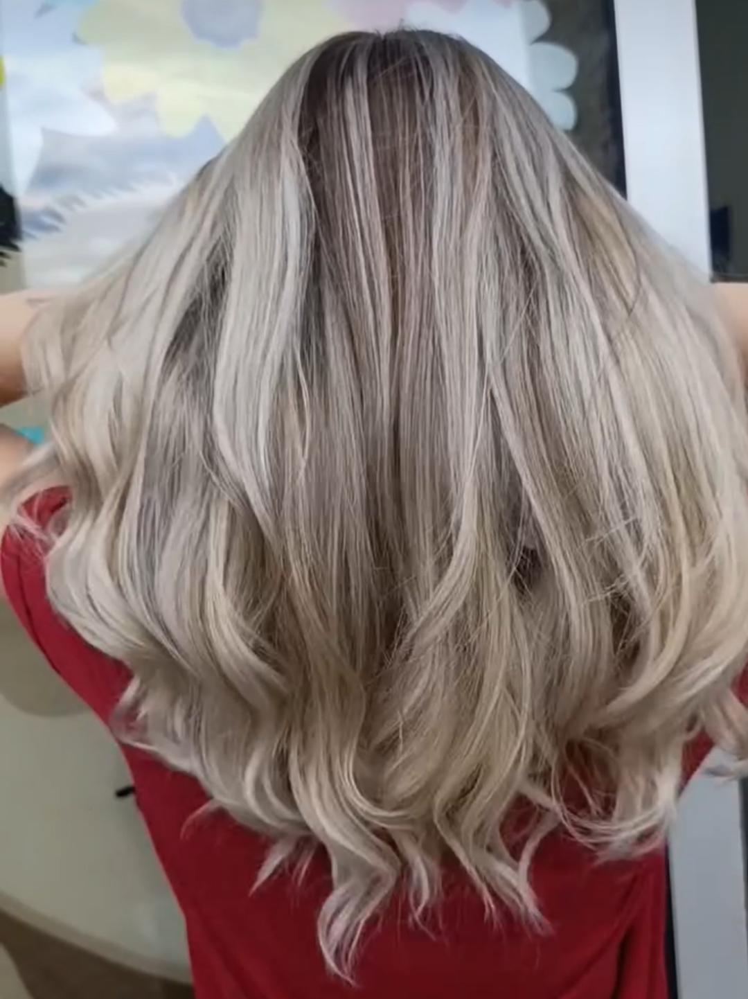 Balayage ili Farbanje izrastka + pramenovi blanšom + preliv - duga kosa - Travijata Donna, Novi Sad Farbanje kose Frizerski saloni Farbanje kose, Novi Sad, Grbavica, Liman, Adamićevo naselje