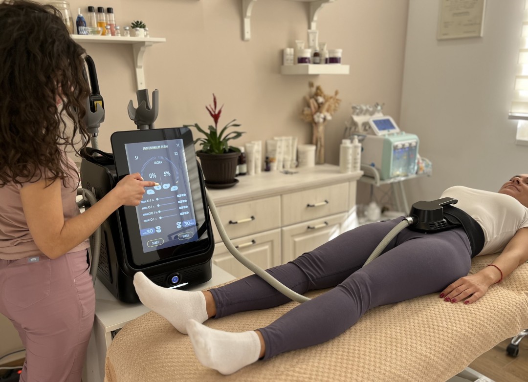 Tinss #beograd Elektrostimulacija mišića EMS SLIM- elektrostimulacija mišića- jedna regija 30min