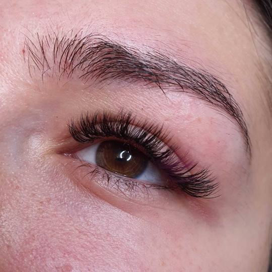 Right Beauty #beograd Nadogradnja trepavica Nadogradnja trepavica - ruski volumen 5D - 8D
