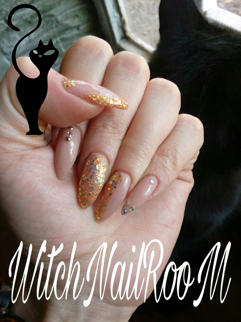 Witch nail room, Beograd Korekcija noktiju