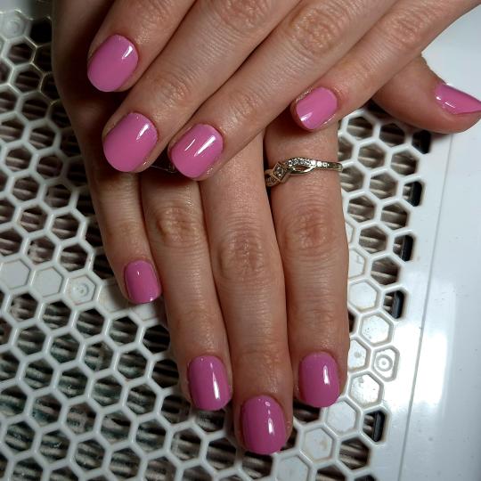 Krispy tattoo & nails #beograd Gel lak Trajni lak - S dužina Trajni lak koji pruža dugotrajan sjaj