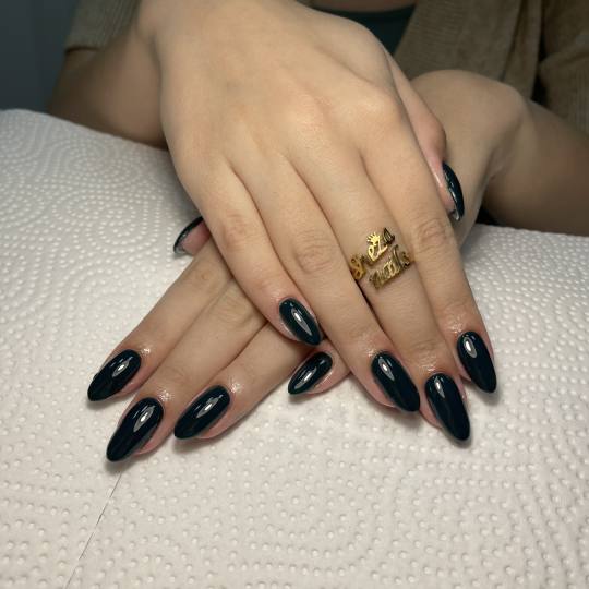 Sneža Nails #beograd Manikir Korekcija rubber baze + boja - M dužina
