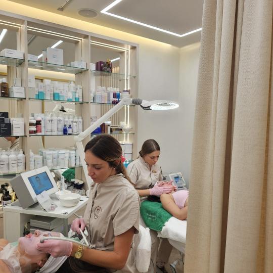 Choco Love #beograd Tretman lica Higijenski tretman lica + radiotalasni lifting lica Ultrazvuk + rad