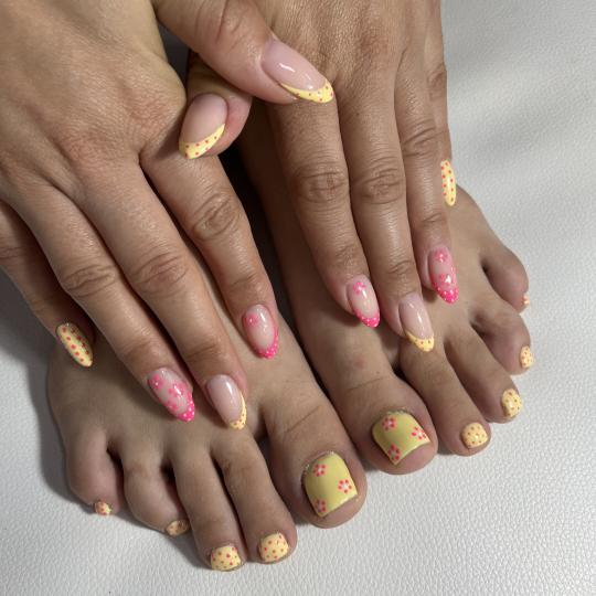 Princess beauty salon #nis Estetski pedikir Estetski pedikir + gel lak Nokti