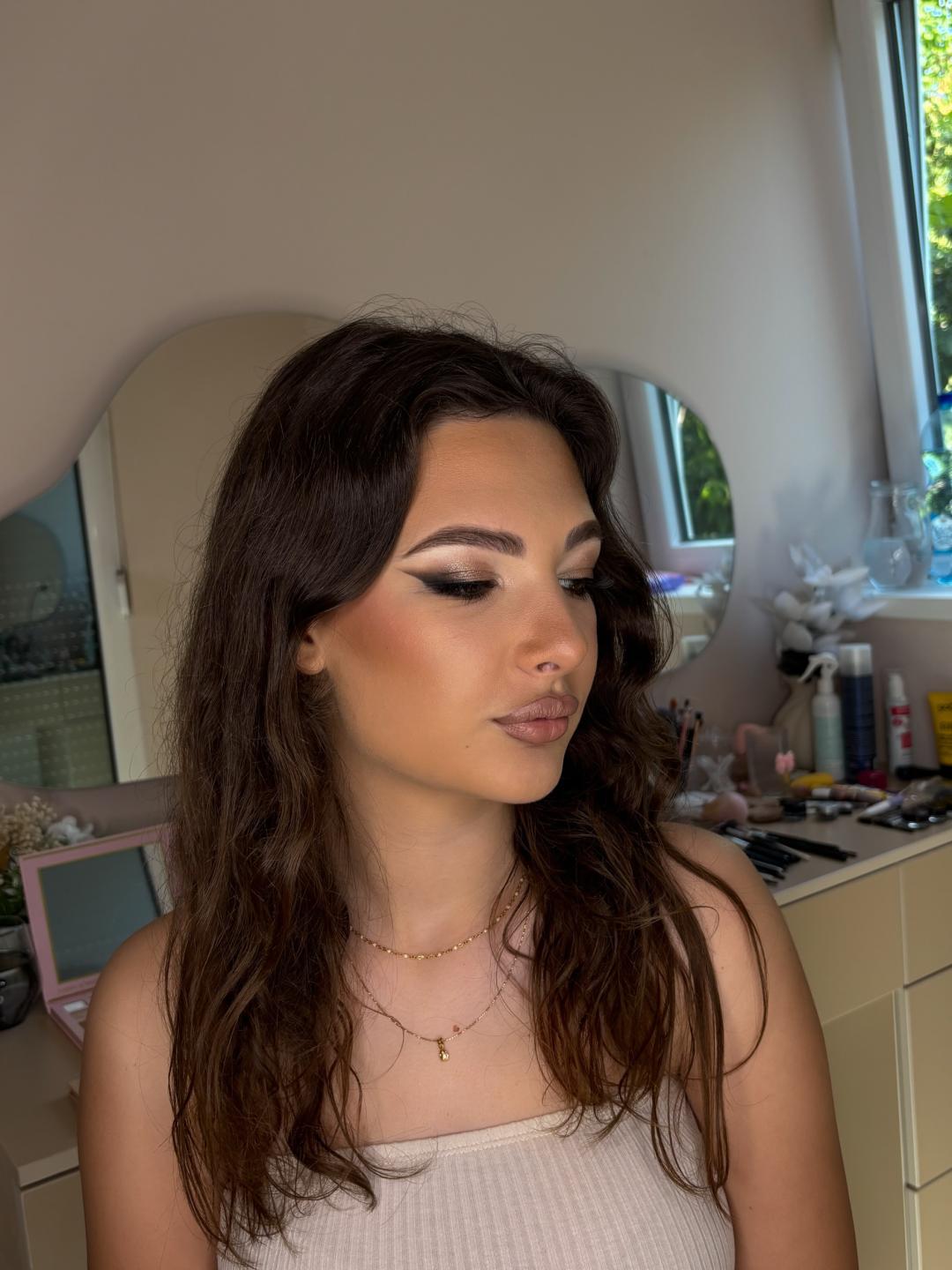 Profesionalno šminkanje - za svečane prilike - Aura Beauty, Beograd Make-up / šminkanje Lice Make-up / šminkanje, Beograd, Vračar, Čubura, Crveni krst