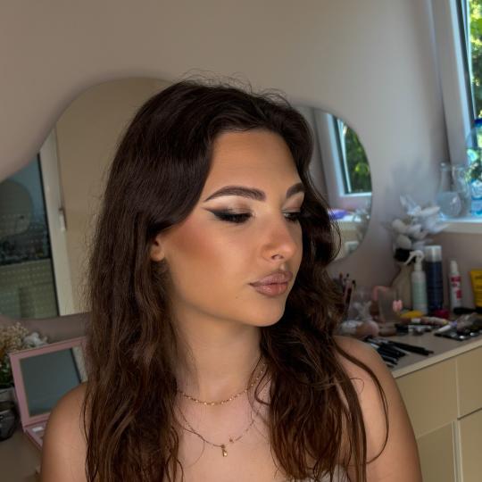 Aura Beauty #beograd Make-up / šminkanje Profesionalno šminkanje - za svečane prilike Profesional