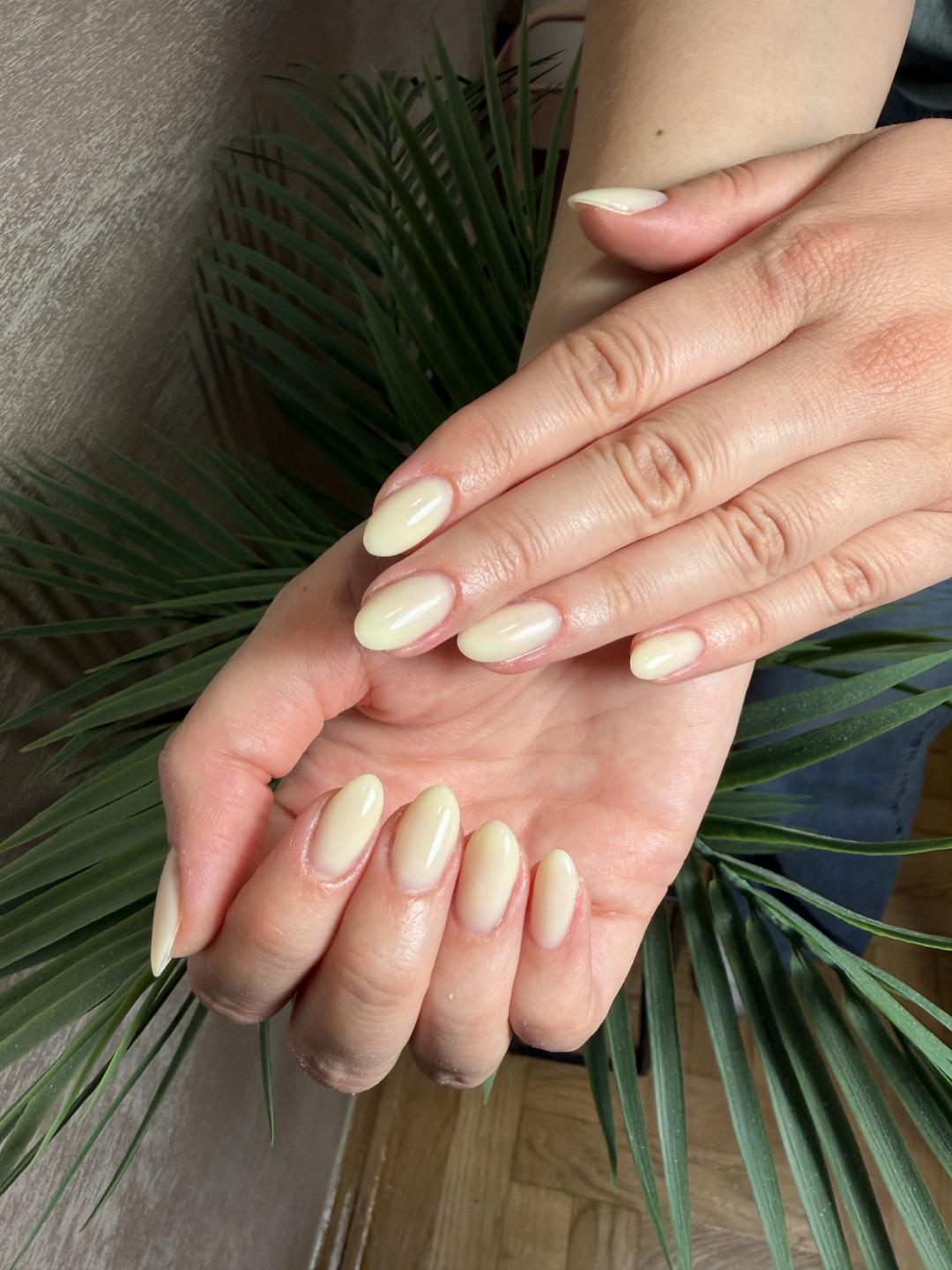 Korekcija izlivanja noktiju gelom - S dužina - Beauty room Zvezdara, Beograd Izlivanje noktiju Nokti Izlivanje noktiju, Beograd, Zvezdara