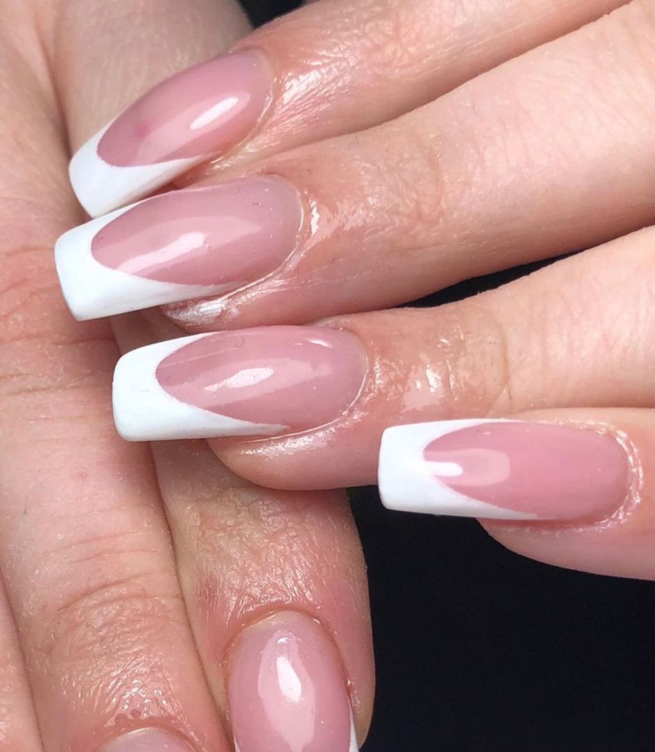Mademoiselle Beauty #beograd Izlivanje noktiju Izlivanje noktiju gelom - L dužina