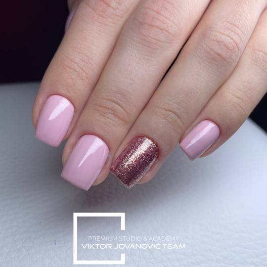 BEAUTY CENTER Viktor Jovanović #subotica Nadogradnja noktiju Korekcija noktiju - M velicina