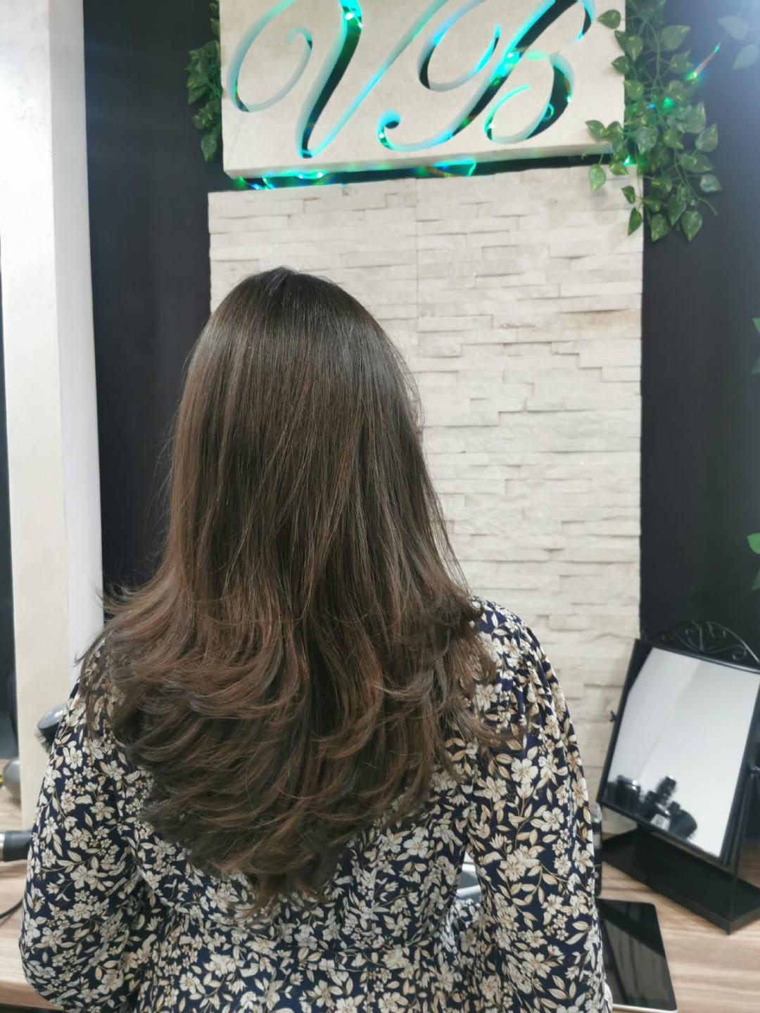 VB Healthy hair #beograd Žensko šišanje Žensko šišanje + feniranje - duga kosa