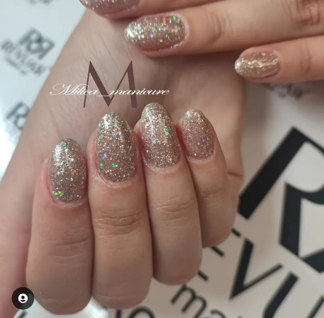Manga Beauty #beograd Ojačavanje noktiju Rubber baza + gel lak