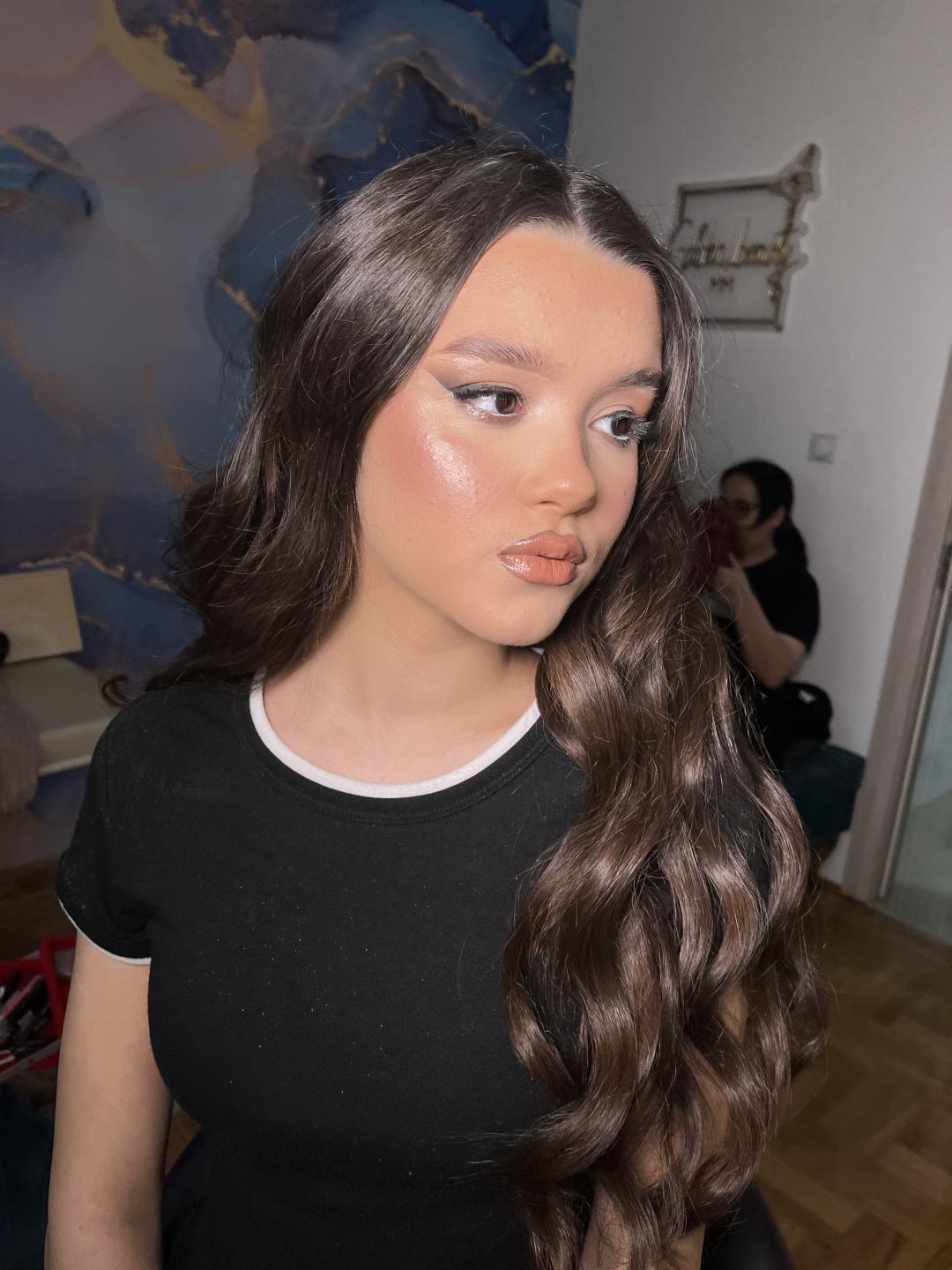 Golden beauty by Mimi #nis Make-up / šminkanje Profesionalno šminkanje + veštačke trepavice