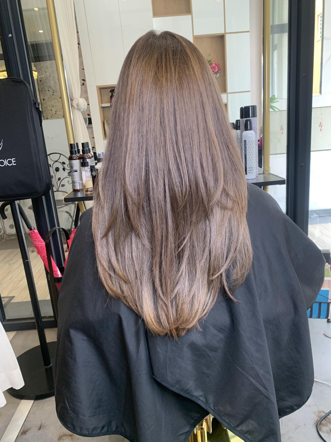 Žensko šišanje + feniranje - duga kosa - Beauty Industry Women1, Beograd Žensko šišanje Frizerski saloni Žensko šišanje, Beograd, Vračar, Čubura, Crveni krst