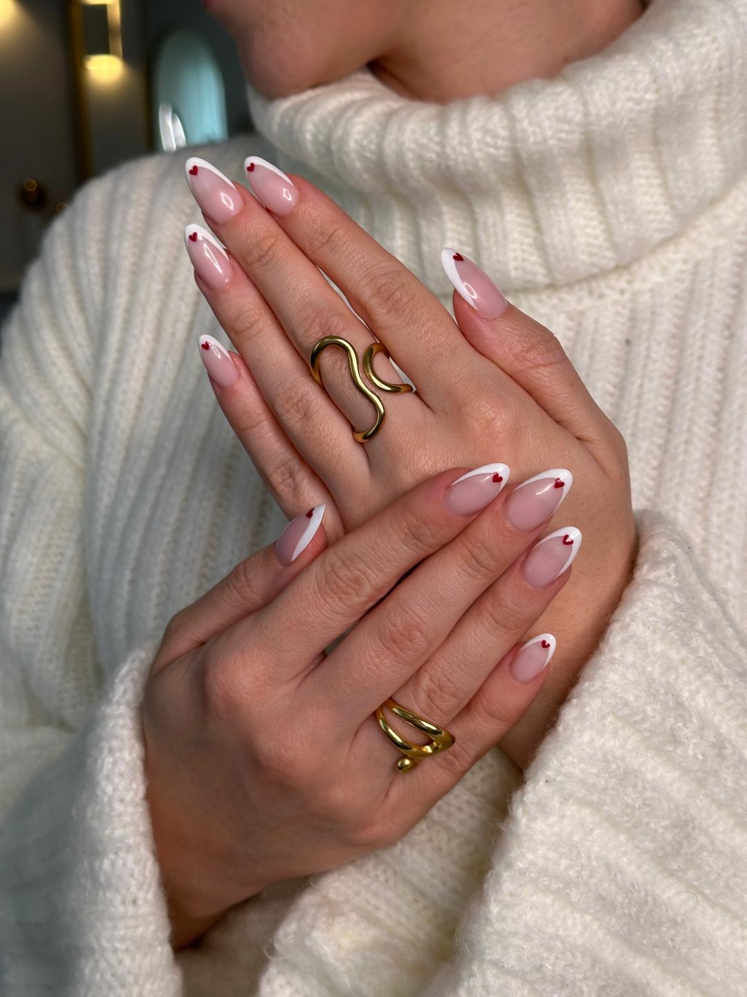 Baza Beauty Studio #beograd Izlivanje noktiju Izlivanje noktiju gelom - M dužina