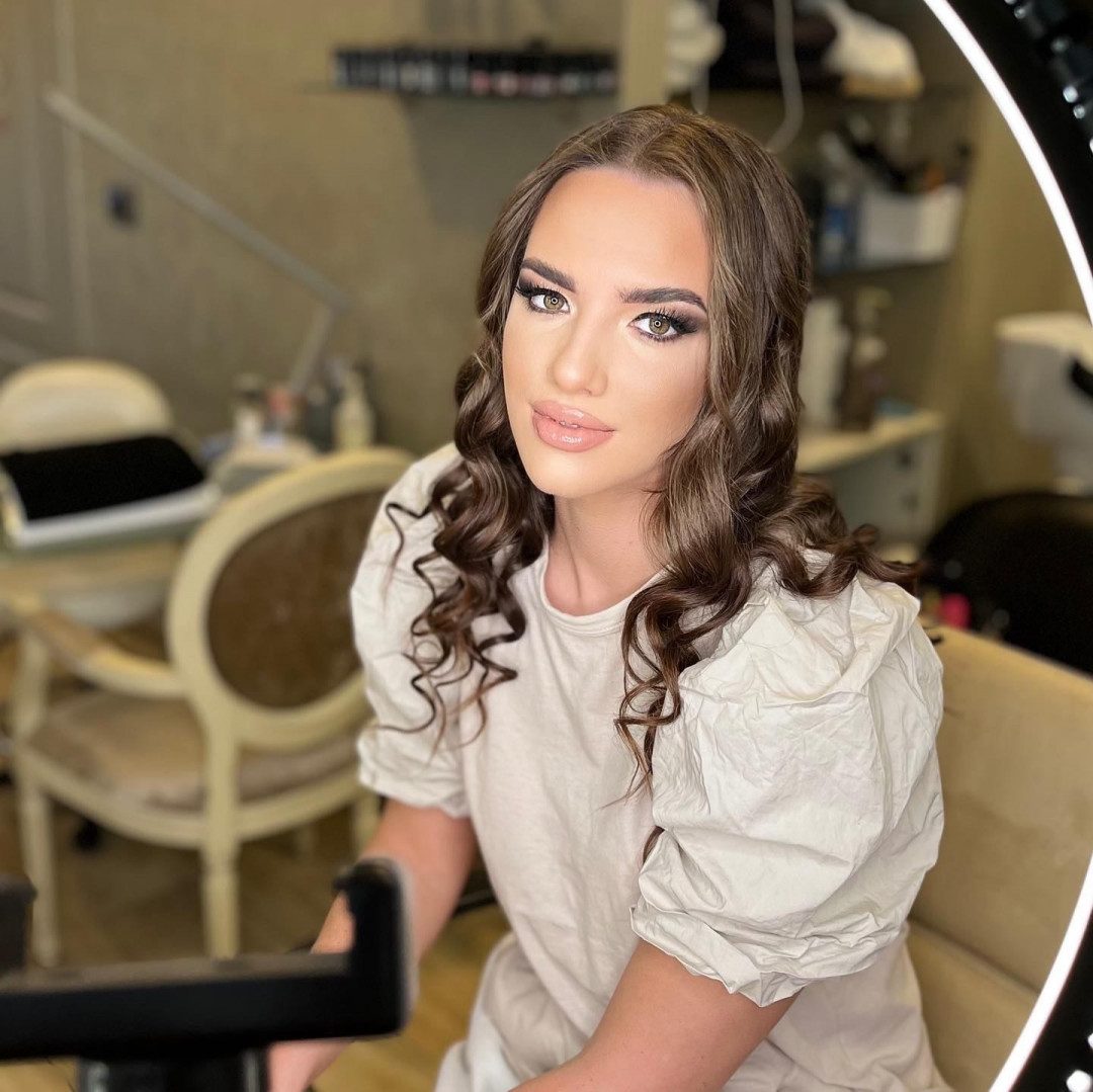 Bibi beauty centar #beograd Make-up / šminkanje Profesionalno šminkanje + veštačke trepavice + svečana frizura