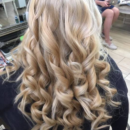 Bibi beauty centar #beograd Feniranje i stilizovanje Feniranje na ravno / lokne - duga kosa feniranj