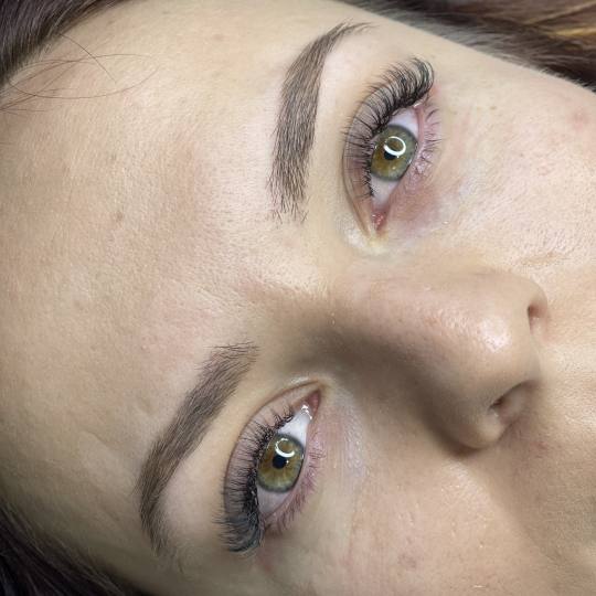 House of Beauty #beograd Nadogradnja trepavica Nadogradnja trepavica mix (2D, 3D, 4D) - natural Rusk
