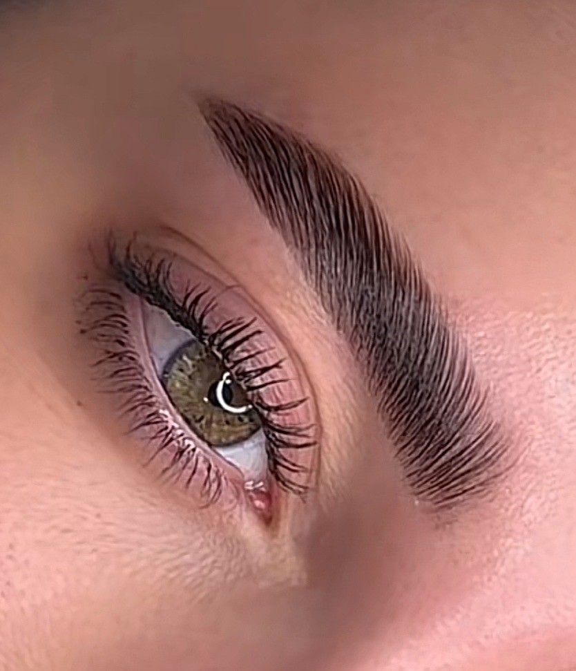 L’Avenue #beograd Obrve Brow lift - laminacija obrva sa farbanjem + botox