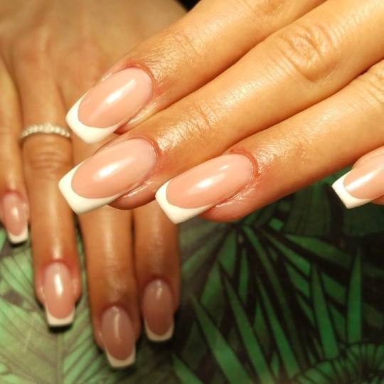 Oasis care beauty bar #beograd Korekcija noktiju Korekcija noktiju