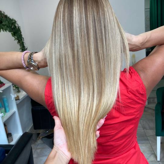 Atelje Glossy Hair #beograd Pramenovi Pramenovi na foliju - duga kosa