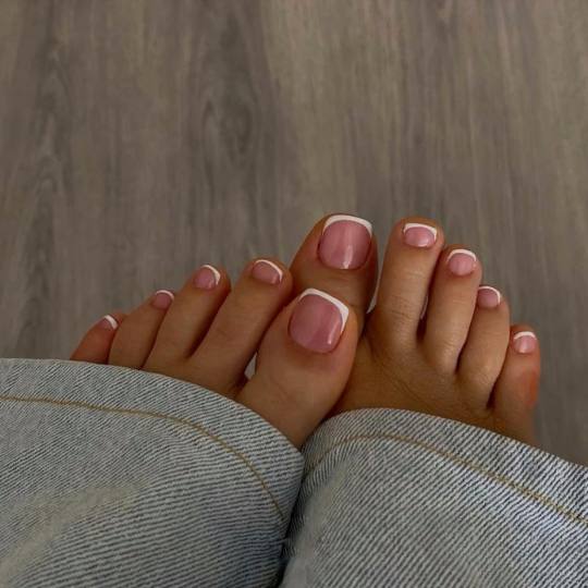 Xenija Beauty Room #beograd Estetski pedikir Estetski pedikir sa profi diskom + gel lak