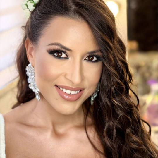 Moon Beauty Bar #beograd Make-up / šminkanje Profesionalno šminkanje + svečana frizura
