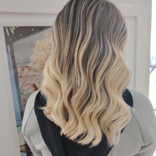 In line 1 #pancevo Ombre, sombre, balayage Ombre - kosa srednje dužine