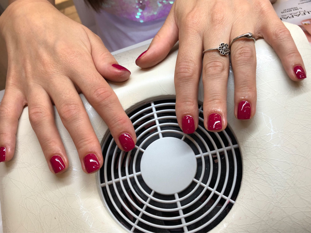 Manikir + lakiranje noktiju - Alfaparf Nails, Beograd Manikir Nokti Manikir, Beograd, Karaburma, Višnjička banja