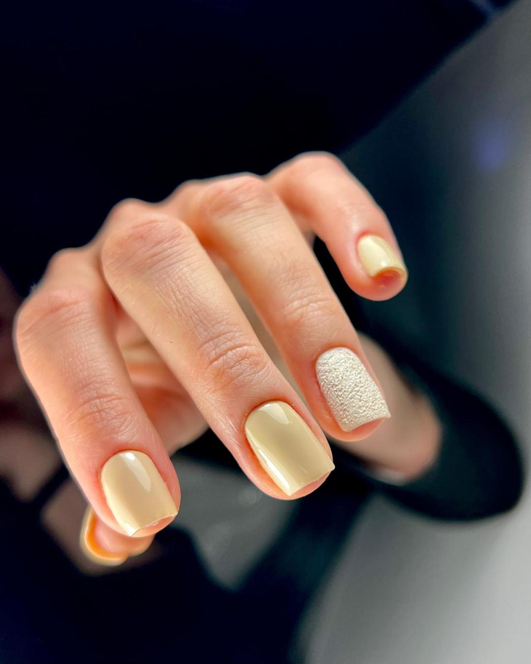 Studio TT #beograd Ojačavanje noktiju Ojačavanje prirodnih noktiju gelom - S / M dužina