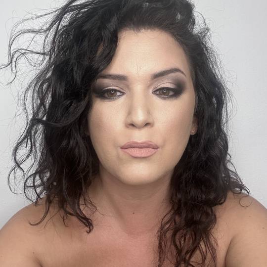 Ena beauty studio #nis Make-up / šminkanje Profesionalno šminkanje - bez veštačkih trepavica