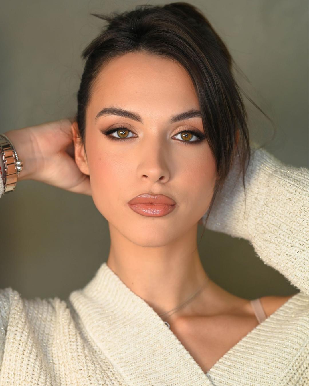 Profesionalno šminkanje za apsolventsko veče - Ivana Vit, Beograd Make-up / šminkanje Lice Make-up / šminkanje, Beograd, Zvezdara