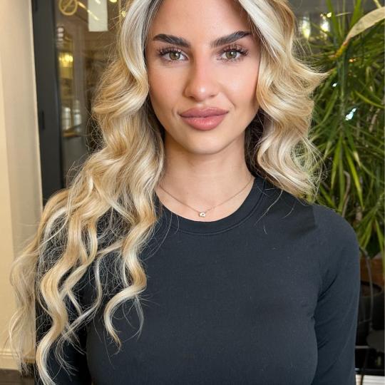 Esthetique Privé #beograd Pramenovi Pramenovi na foliju +Preliv + Feniranje +Šišanje +Black Cavia