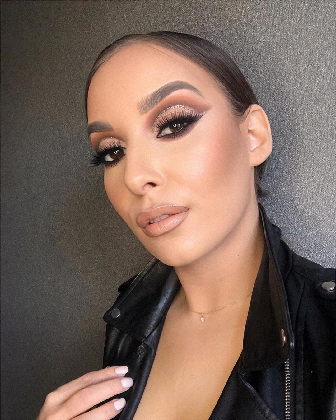 Monami beauty #beograd Make-up / šminkanje Profesionalno šminkanje + veštačke trepavice