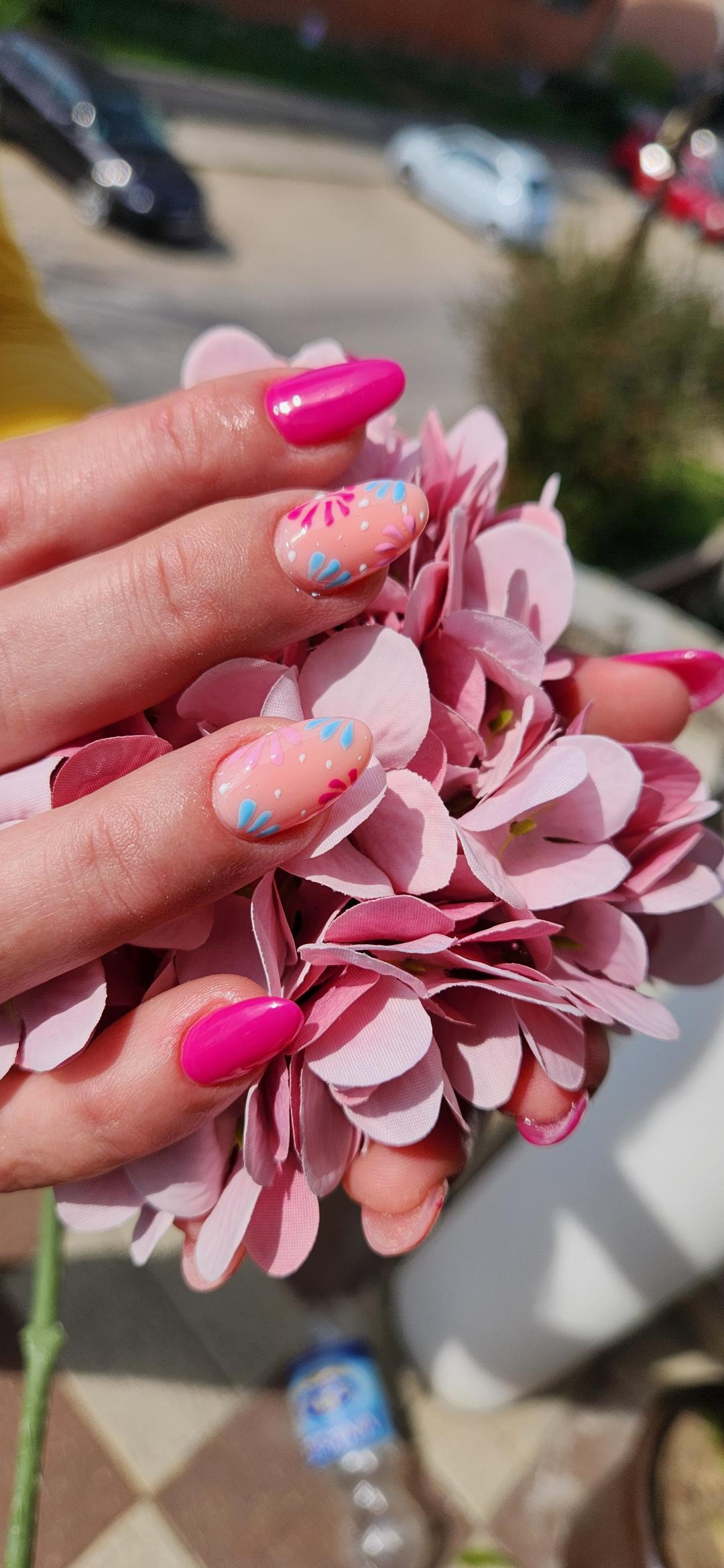 Izlivanje noktiju gelom - M dužina - Mango beauty studio, Novi Sad Izlivanje noktiju Nokti Izlivanje noktiju, Novi Sad, Telep, Adice, Bistrica