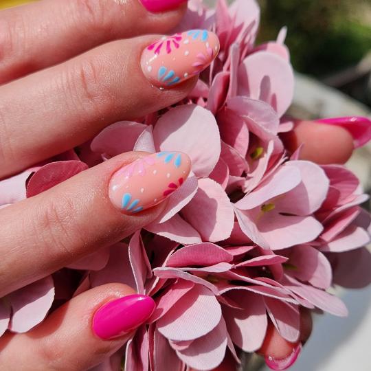 Mango beauty studio #novisad Izlivanje noktiju Izlivanje noktiju gelom - M dužina