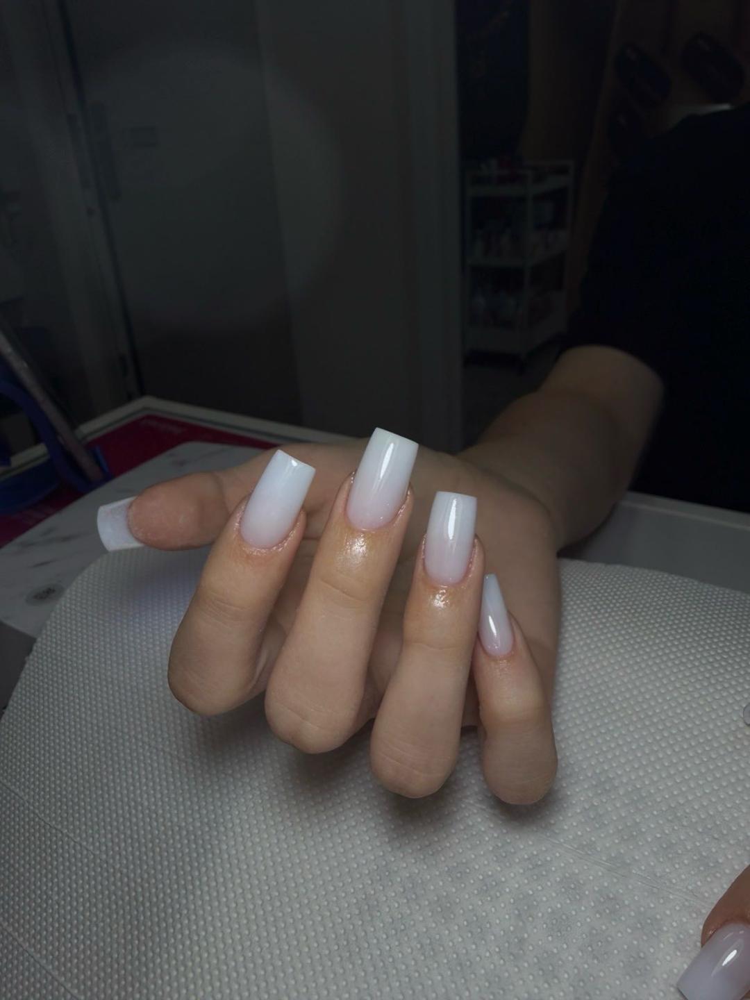 Korekcija noktiju salonski rad - L dužina - Sneža Nails, Beograd Izlivanje noktiju Nokti Izlivanje noktiju, Beograd, Novi Beograd Stari Merkator