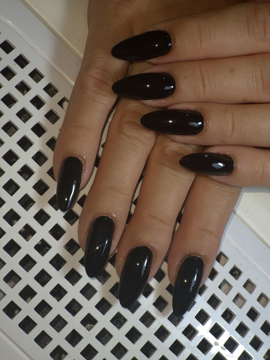 Korekcija noktiju - L dužina - Krispy tattoo & nails, Beograd Korekcija noktiju Nokti Korekcija noktiju, Beograd, Zemun Centar