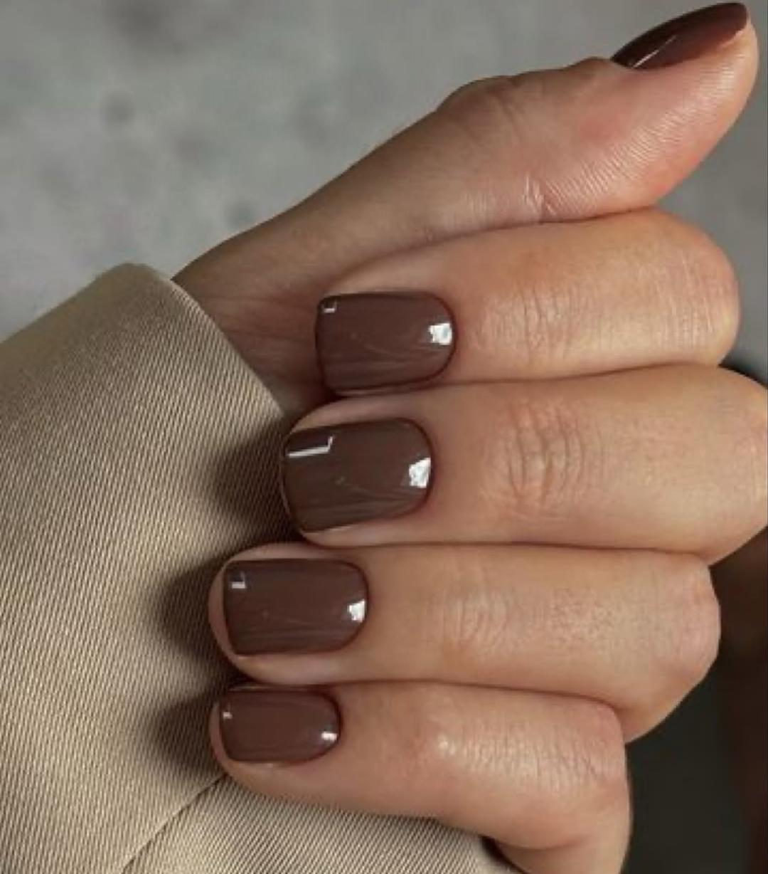 Manikir + gel lak + Klasičan tretman lica - Esthetique Privé, Beograd Manikir Nokti Manikir, Beograd, Centar, Stari grad, Dorćol