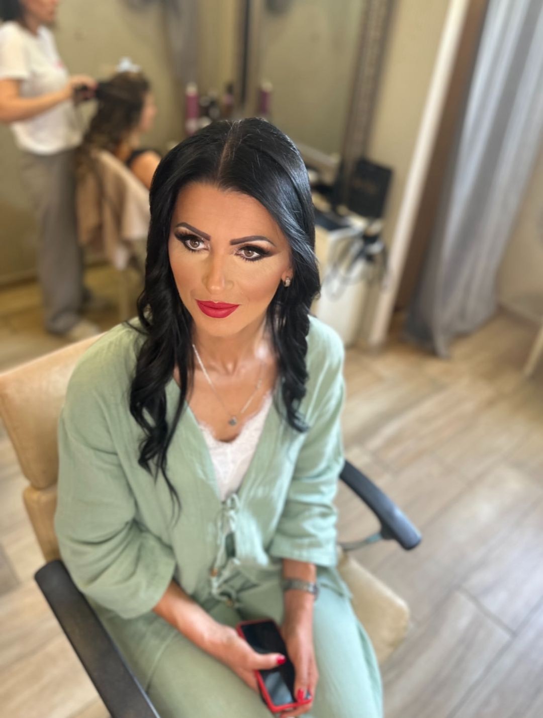 Bibi beauty centar #beograd Make-up / šminkanje Profesionalno šminkanje + feniranje ravno