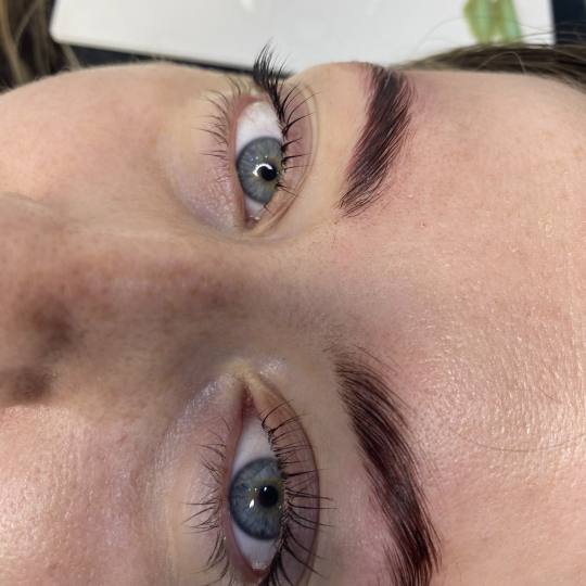 Familija Beauty Bar #beograd Trepavice Lash lift + keratin + farbanje