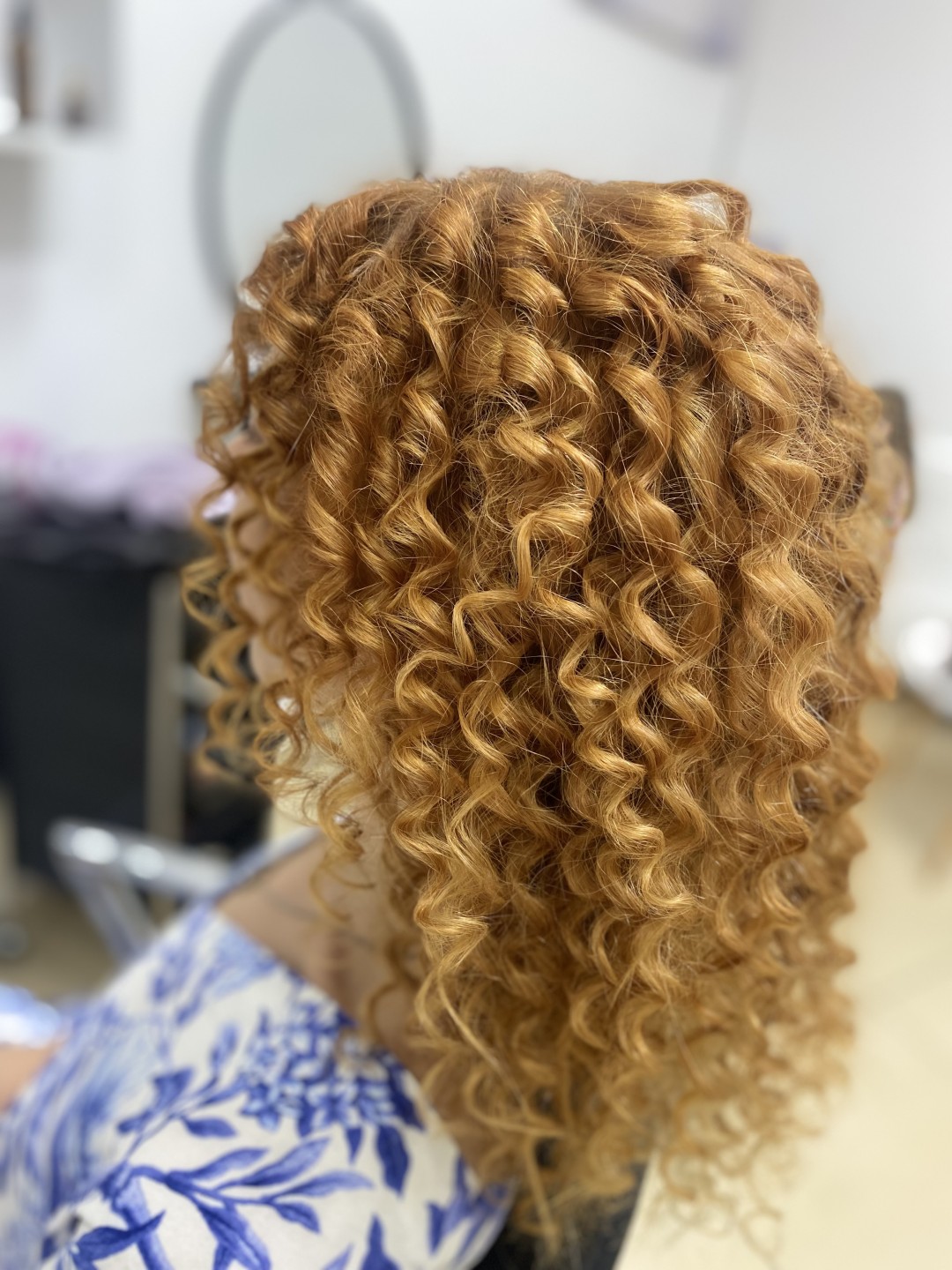 Afro lokne - duga kosa - Lovely Style, Beograd Uvijanje, lokne i talasi Frizerski saloni Uvijanje, lokne i talasi, Beograd, Konjarnik, Učiteljsko naselje