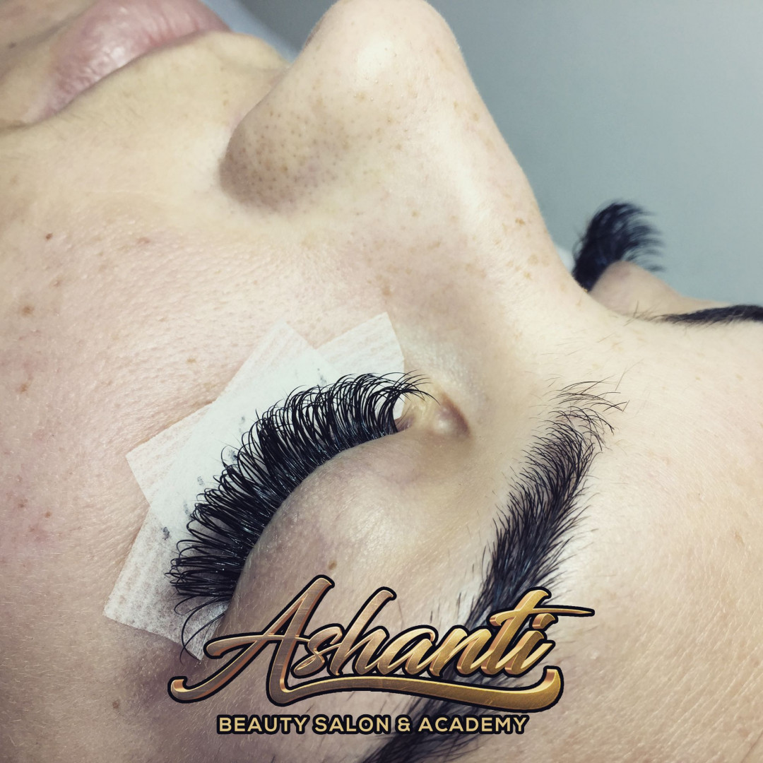Ashanti Beauty Salon & Academy #beograd Nadogradnja trepavica Nadogradnja svilenih trepavica - metoda 1 na 1