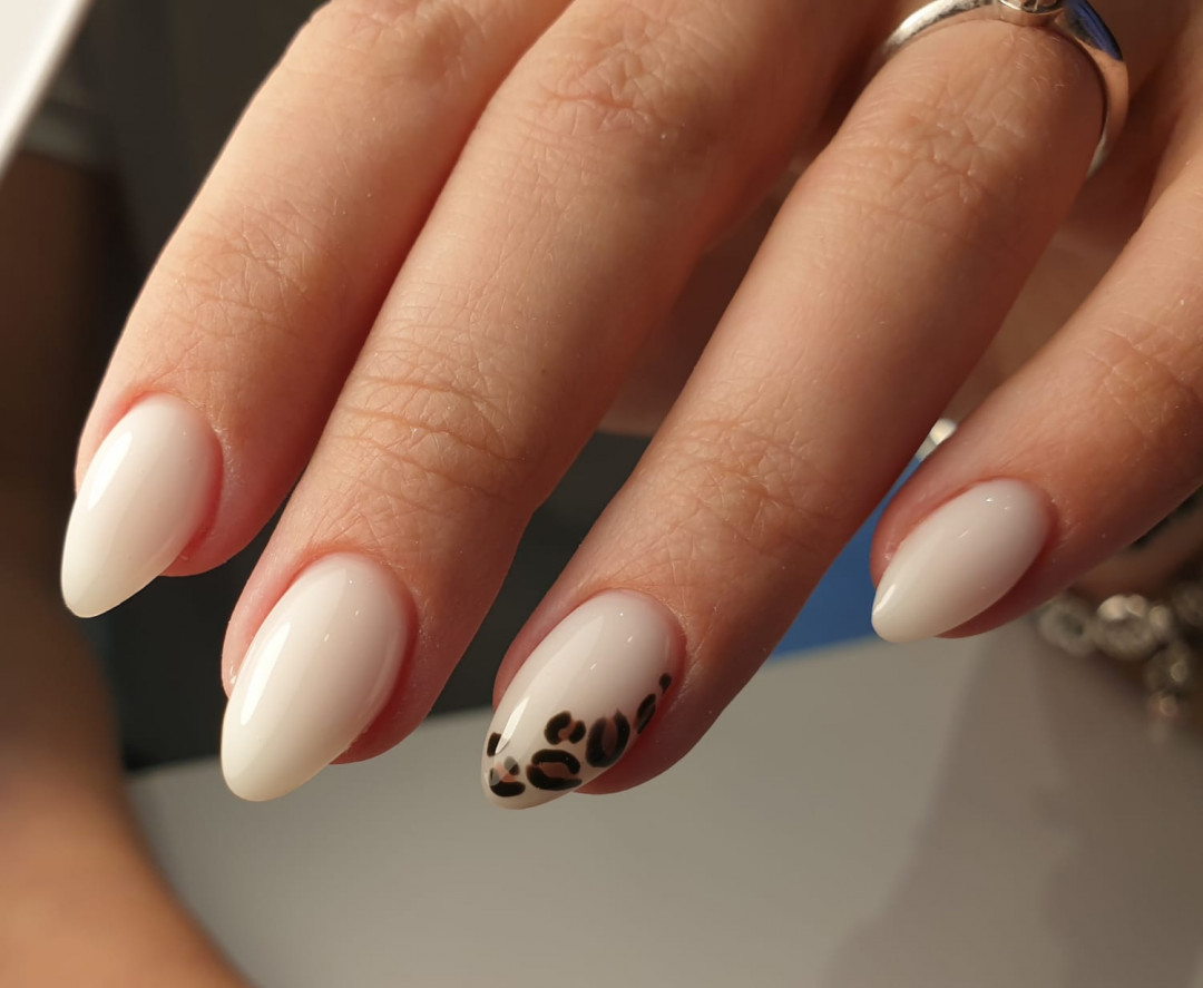 Kalax Studio Lepote #beograd Gel lak Gel lak (rubber baza) - M dužina