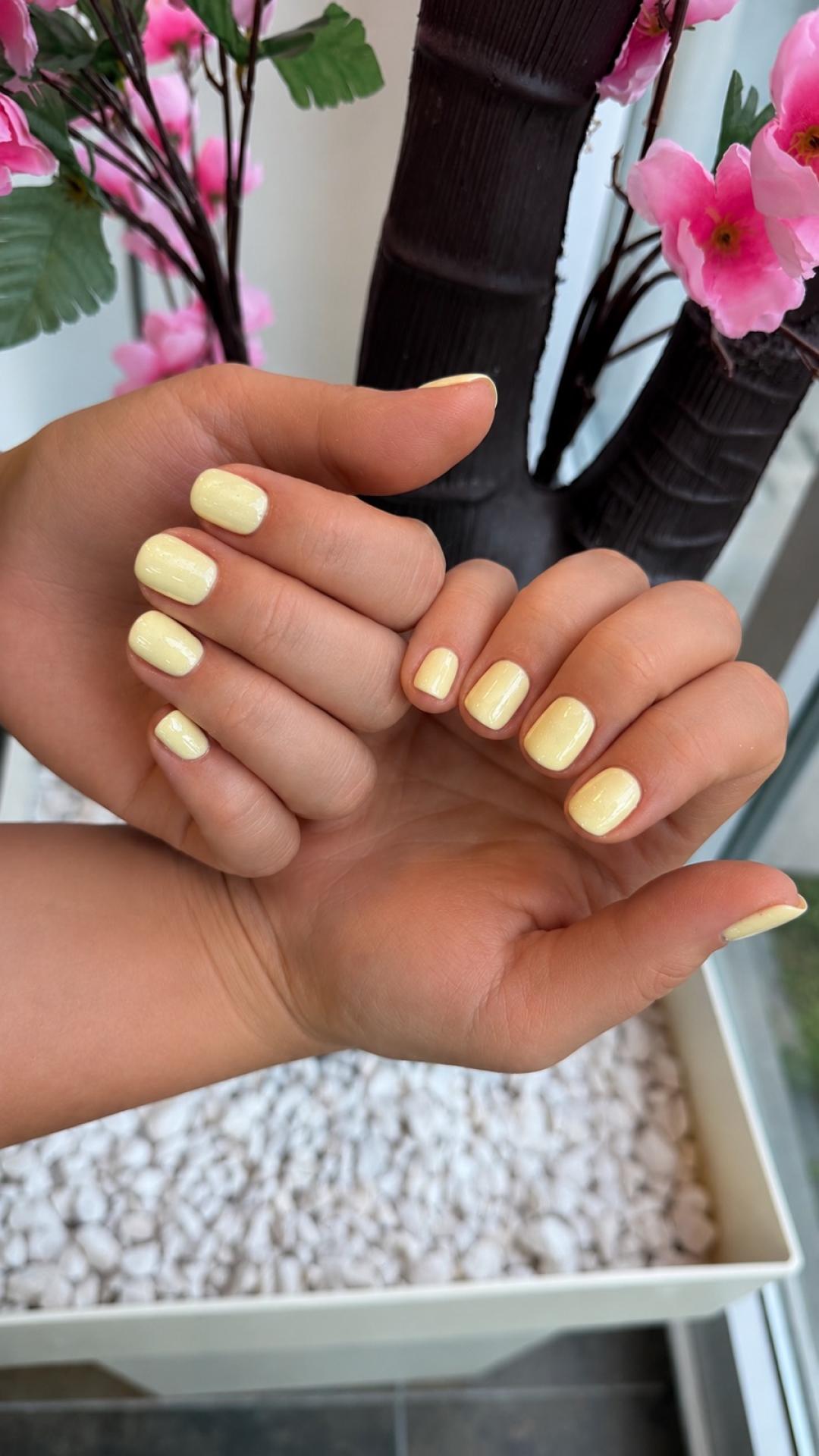 Manikir + gel lak - Nastja beauty studio, Beograd Manikir Nokti Manikir, Beograd, Zvezdara