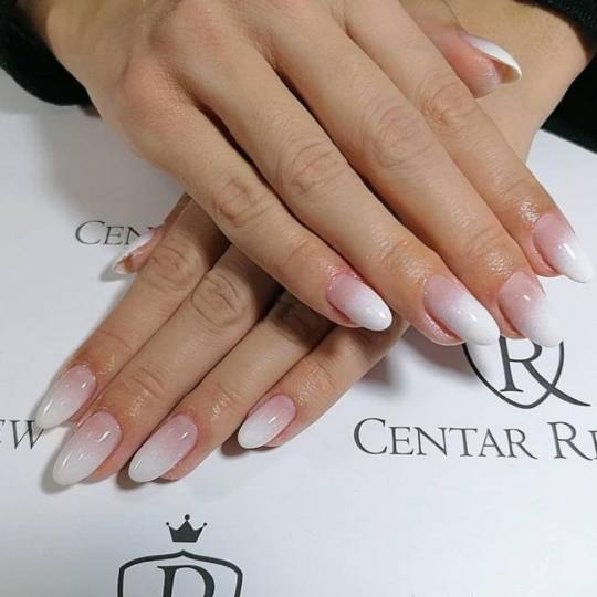 Centar Renew #beograd Nadogradnja noktiju Nadogradnja noktiju tipsama